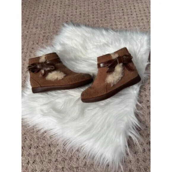 UGG girls toddler size 8 Libbie chestnut bow boots 1005151T