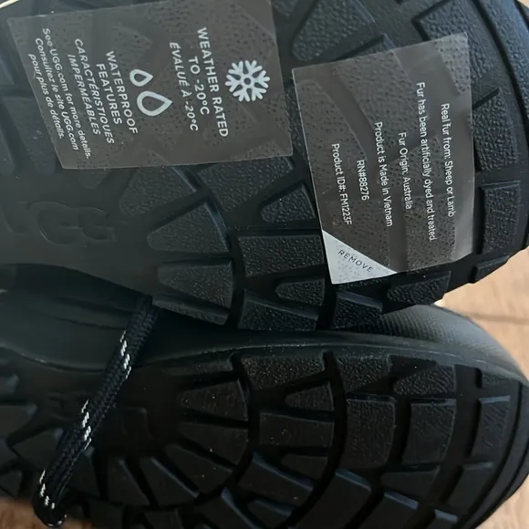 UGG Kids Yose Puffer Lace boots