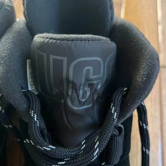 UGG Kids Yose Puffer Lace boots