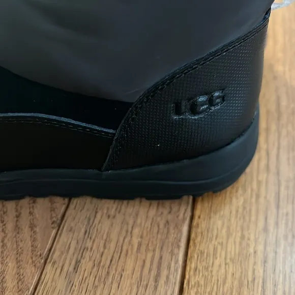 UGG Kids Yose Puffer Lace boots