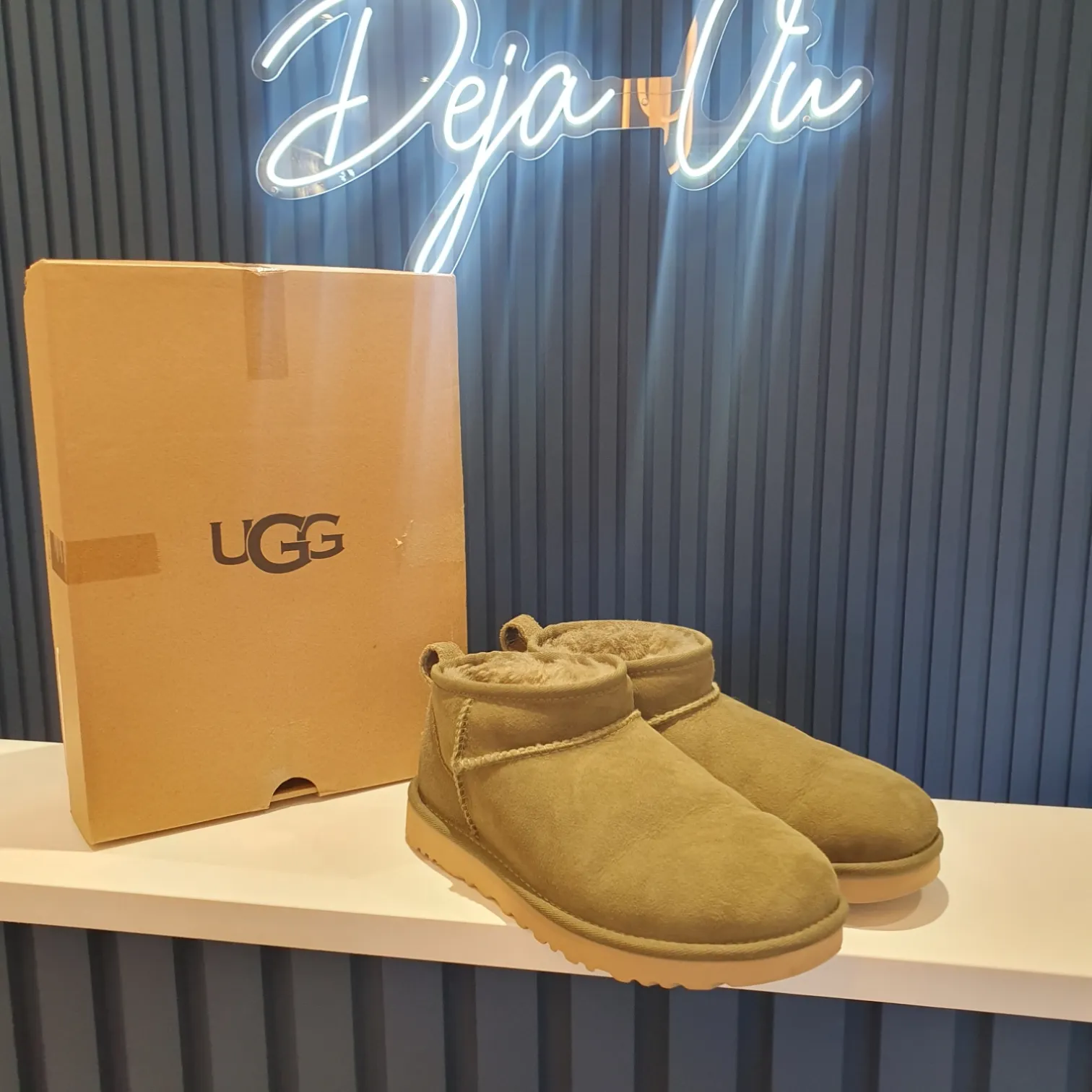 UGG ultra mini boots, Olive green, BNWT