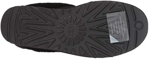 UGG Women's Fluff Mini Quilted Boot, Black, 8