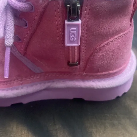 UGG x Abby Elmo Neumel II 🎀 Uggs Girl Pink Boots size 7