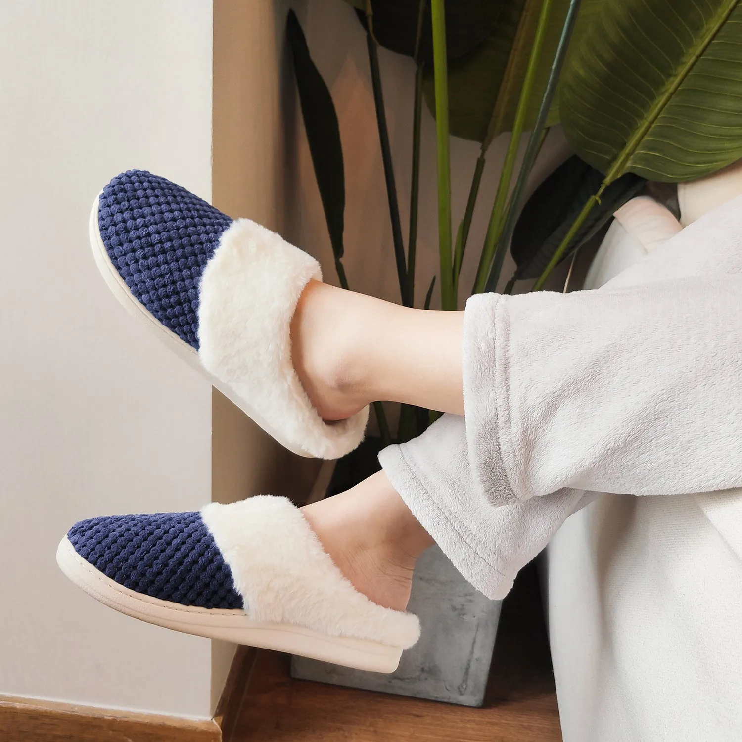 VONMAY Women's Slippers House Shoes Fleece Fuzzy Plush Lining Comfort Memory Foam Slip On Clog Coral Indoor/Outdoor